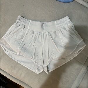 Lululemon Hotty Hot Shorts 2.5in